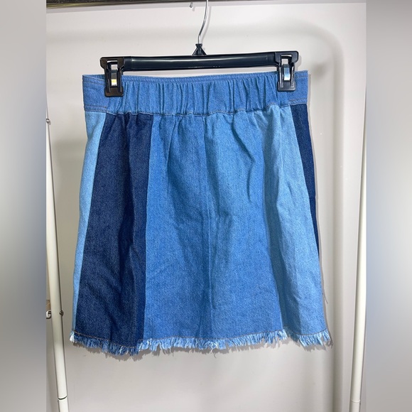 Denim patch skirt size small - Picture 2 of 2